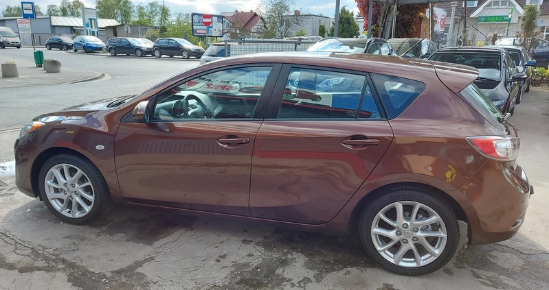 Mazda 3 cena 28900 przebieg: 110898, rok produkcji 2011 z Poznań małe 781